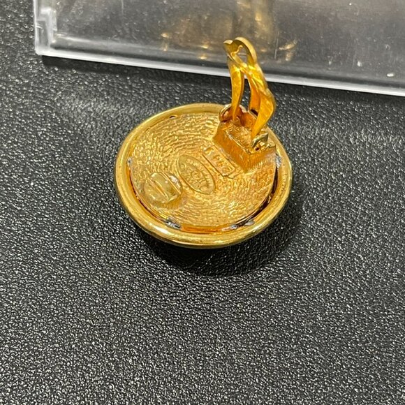 Chanel CC Logos Mirror Round Cross Clip-On Earrings Gold Tone  (JB1017) - Picture 4 of 5